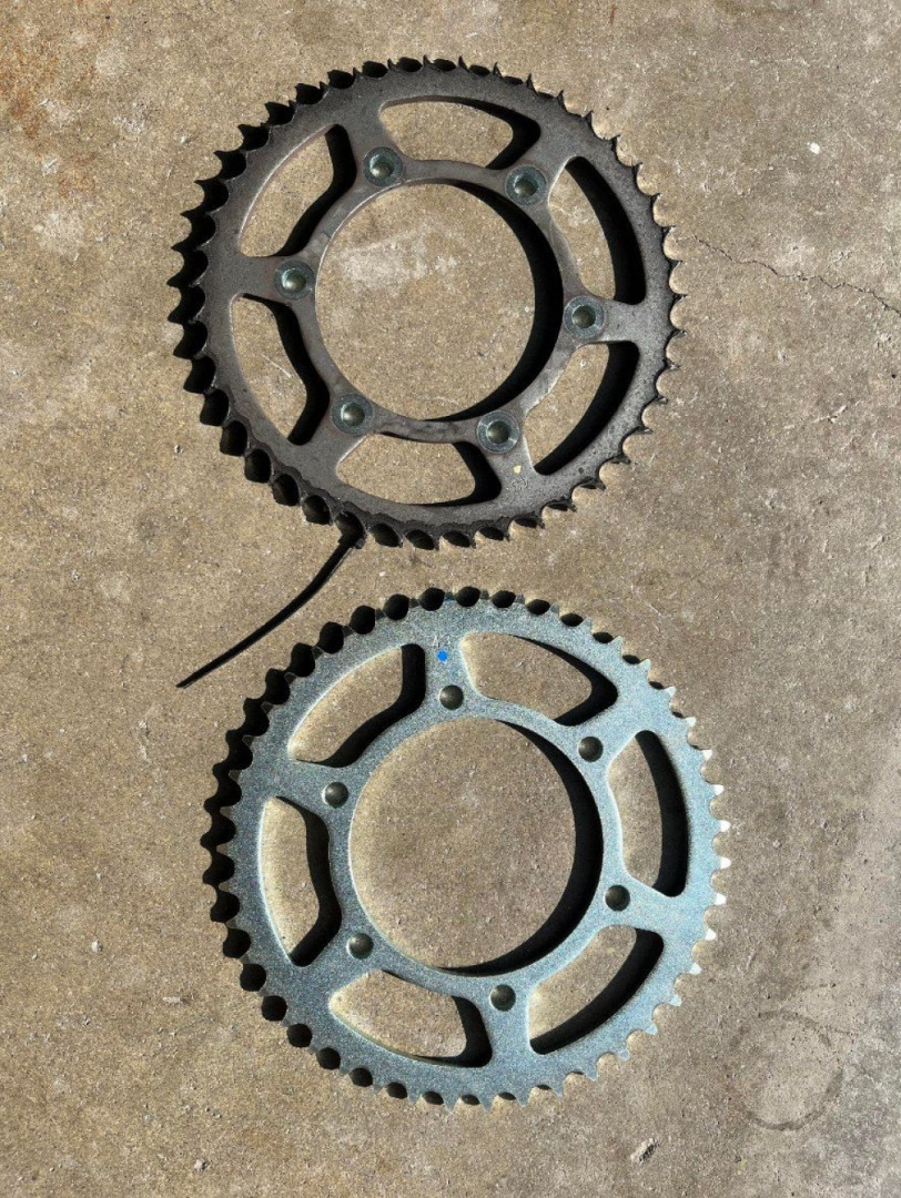 Old vs new. 10k miles on it, not a lot but I think my chain was dry and put faster wear