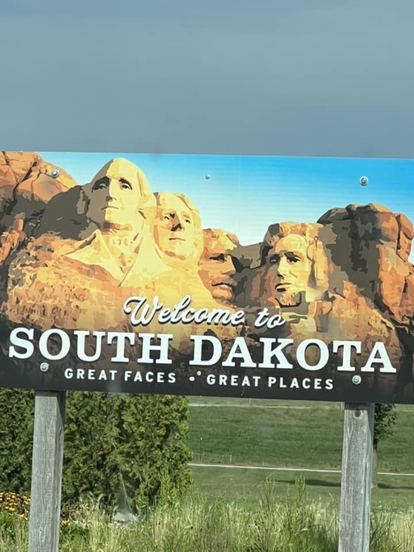 Everyone should visit South Dakota!