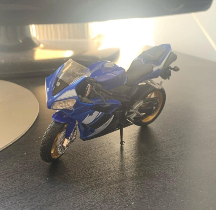 Just bought a Yamaha R1. I wish there was a red one