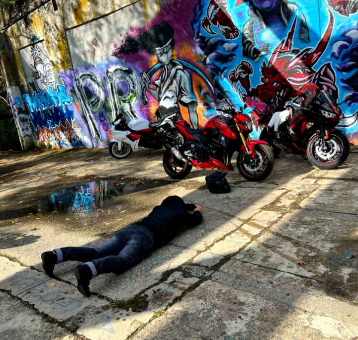 Hey gotta do what you gotta do for that special shot  #BikeLife@itsBest