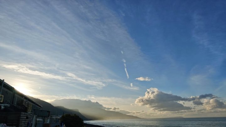The sky was very blue today, and the northeast monsoon was quite strong.