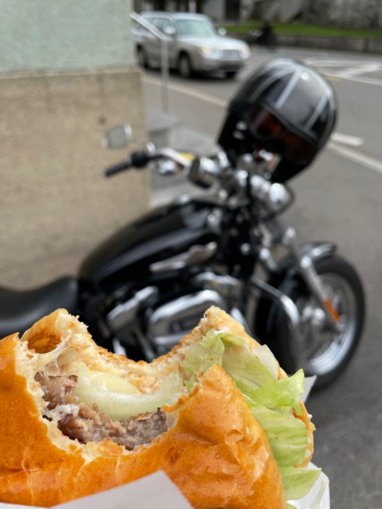 Cheeseburger for lunch