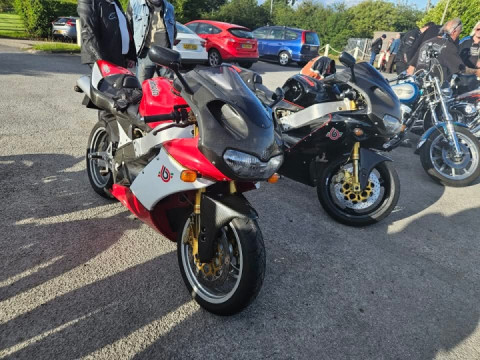 Nice to see two SB8's out together