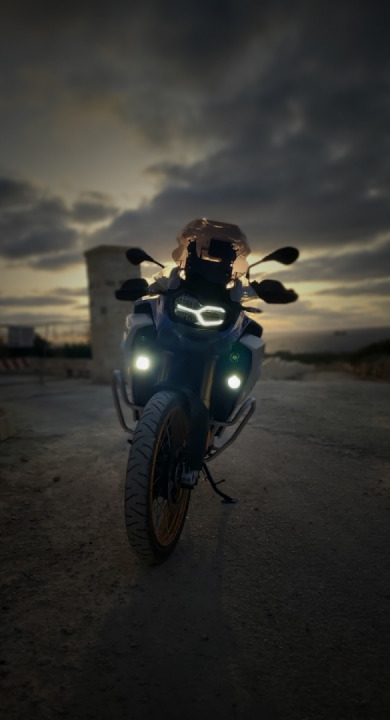 Some photo opportunities with a great friend of mine on the R9T GS