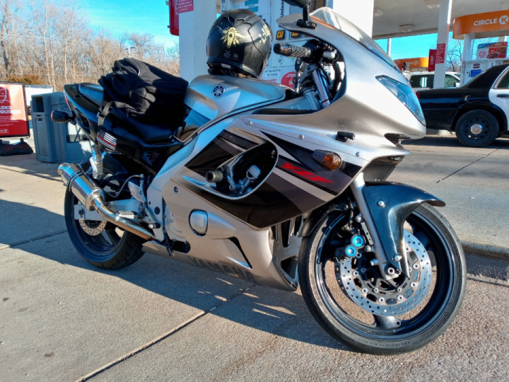 Anyone in the st louis area? newer rider amd really not enjoying riding alone all the time...