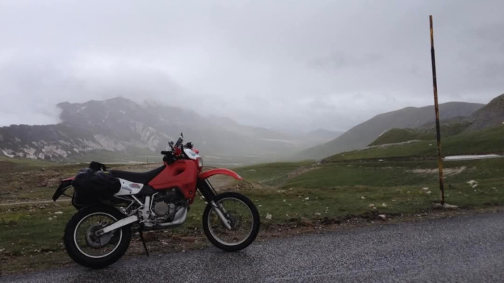 That time I happened to be in Campo Imperatore: Early June, sleet...