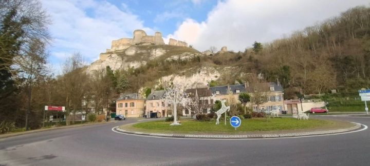 А short, aimless drive took me to Les Andelys and its castle