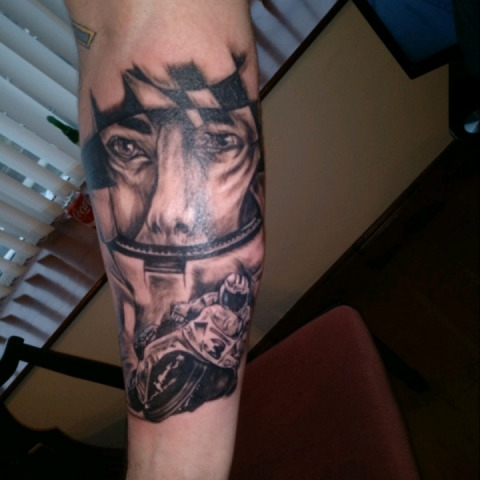 Joey Tattoos showing a bit of Dunlop Appreciation to the King of the Roads ?