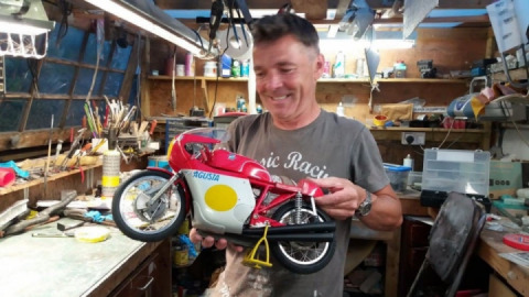 Amazing 1/4 Scale Motorcycles Built by Hand back in England and a Well known Classic TT Racer.