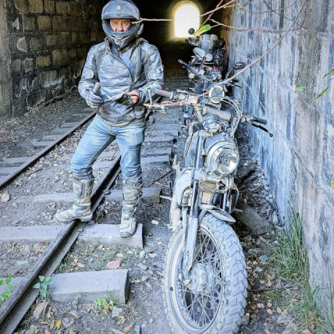 Bogotá - Suesca route: lots of off-roading, stunning scenery, good energy, and new friends!