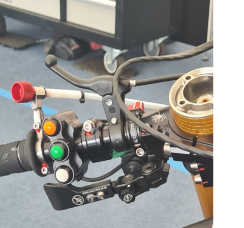 Dunlop Michael winning bike