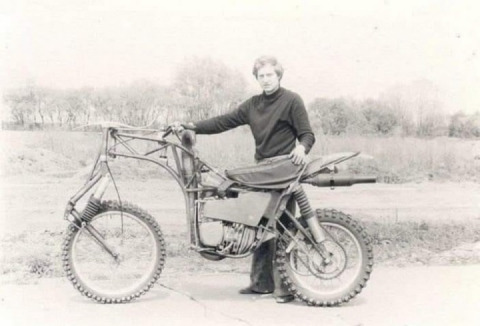 Beautiful example of a bike designed without any notion of linkage to the ground