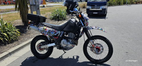 Stacey is back on the road with a new skin.