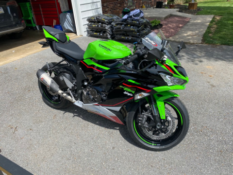 What’s the difference between a motorcycle and a woman?