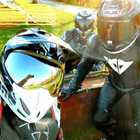 Three (normal Guys?) doing normal Rider thinks ?