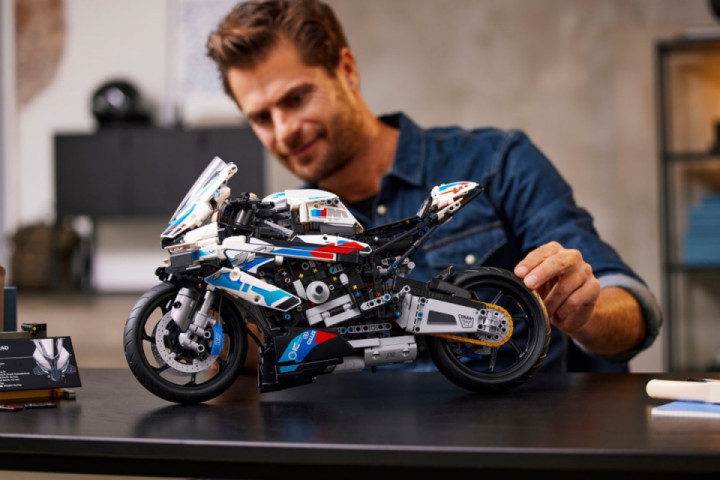 BMW Motorrad and the LEGO Group reveal the LEGO®