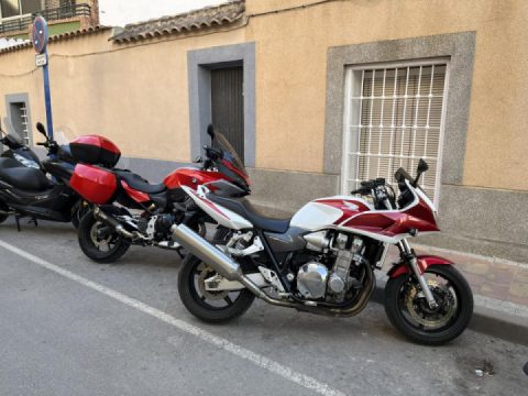 Nice late afternoon spin on the mighty CB 1300 muscel bike