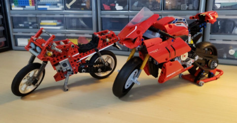 Two LEG0 Technic motorcycles 25 years apart.