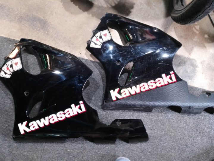 Well that was nerve breaking putting on the Kawasaki sticker...