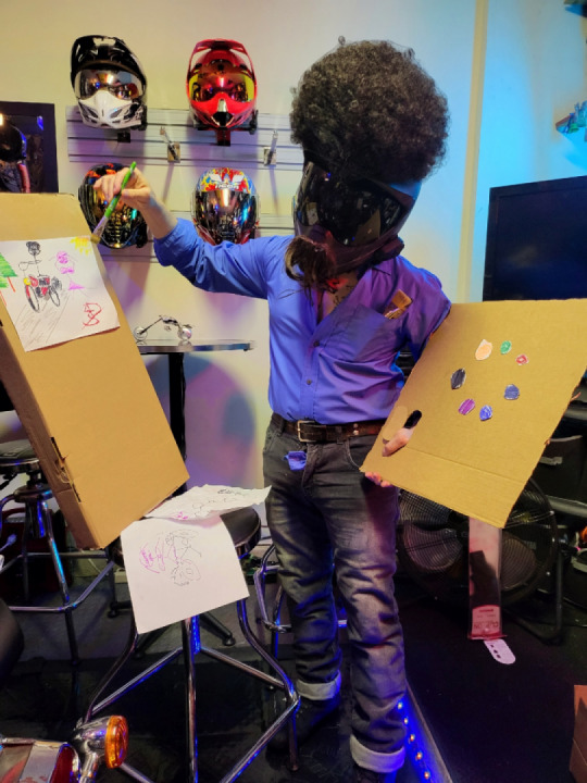 Art Class begins now ?? ! Happy Halloween ? to all ?