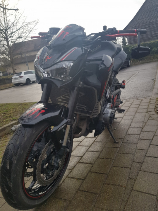 Hi everybody, i'm new here