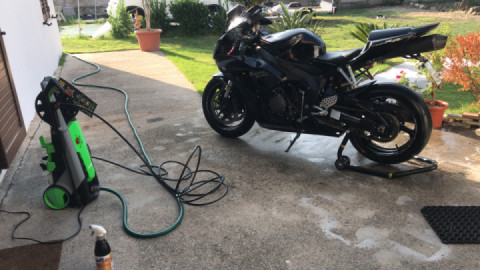 To day testing the old CBR1000RR from 2008