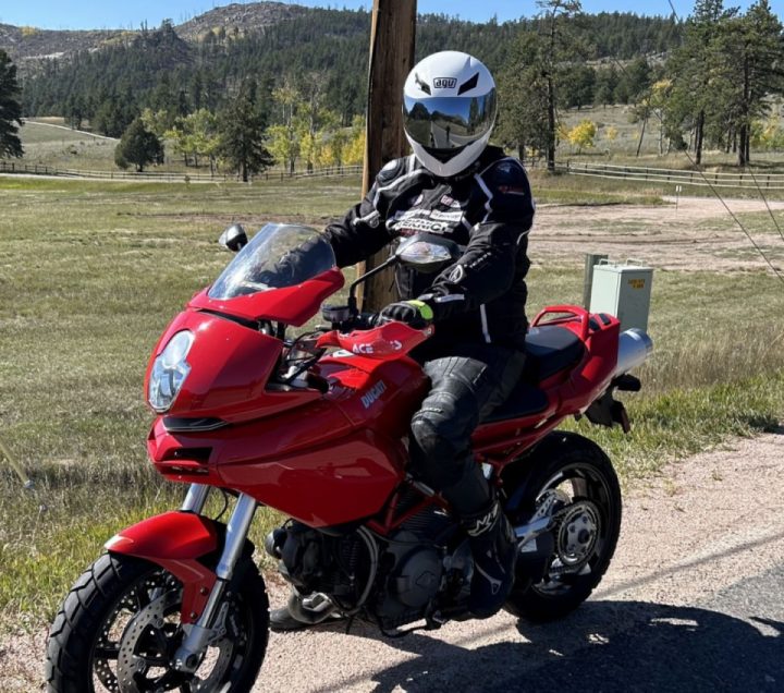Total nerd bike up front. Looks like Starwars styling ..... and I love it. Pew pew pew!