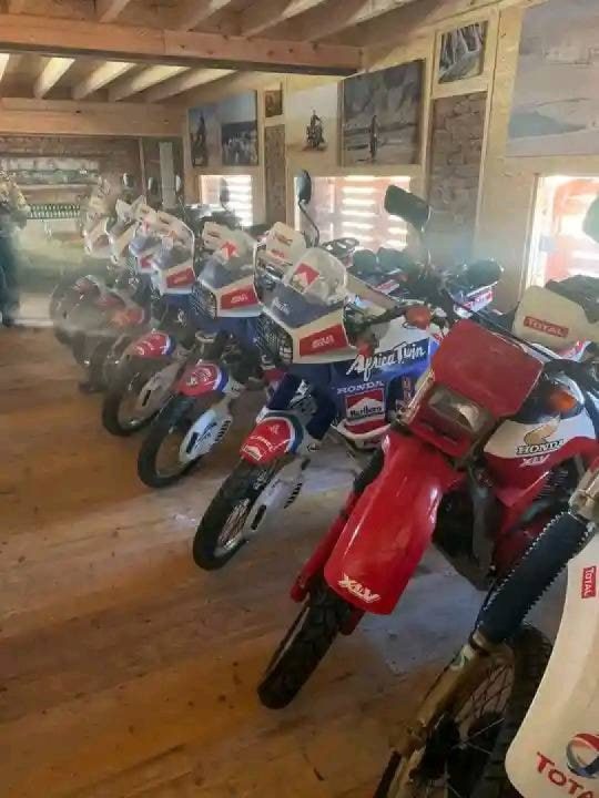 Disclaimer: What you are looking at is not a show room /dealership store.