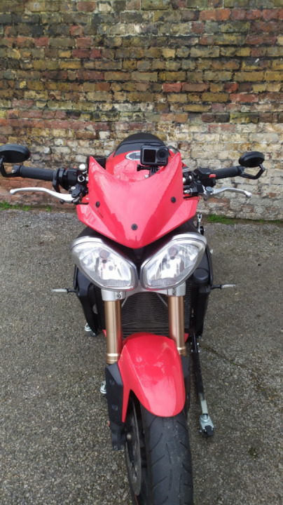 Mounting your camera