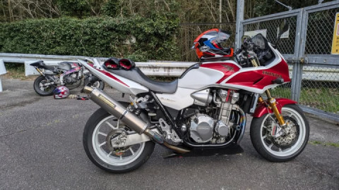 Vehicle inspection and tire peeling completed