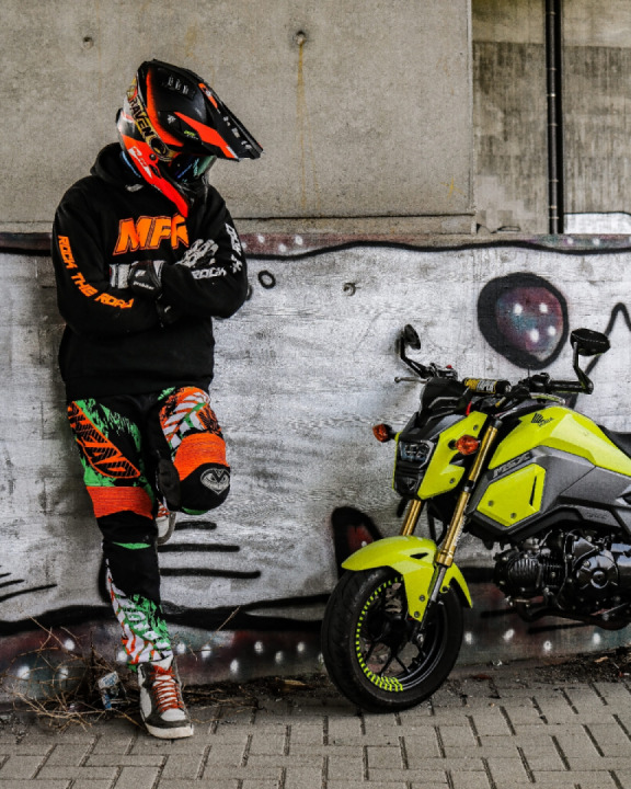 Posers are everywhere ?