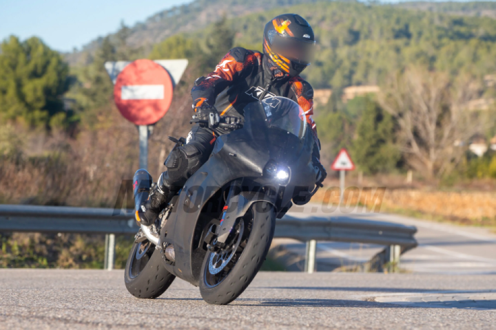KTM RC990 Spotted Testing, Launch Likely In 2024 (1)