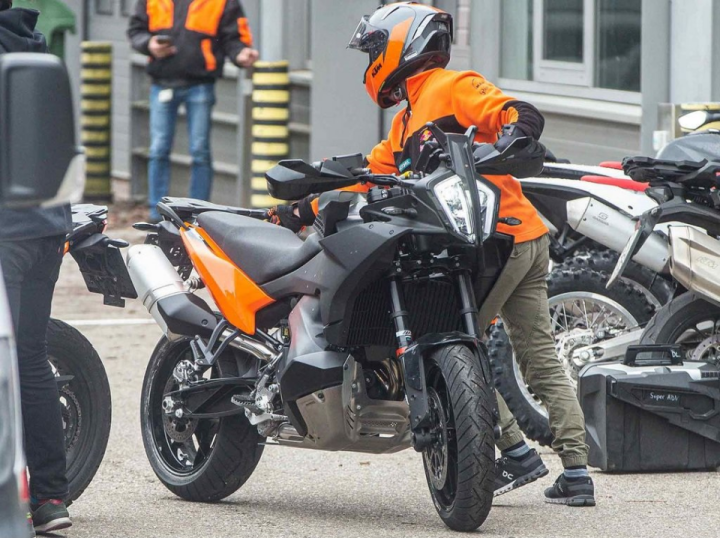 2023 KTM 890 Adventure S