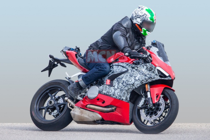 New Ducati Panigale spotted