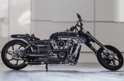 Take a look at fanmade jaw-dropping LEGO motorcycle build