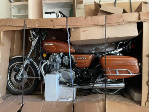 In The Factory Crate For 46 Years: A 1977 Kawasaki KZ400 Deluxe