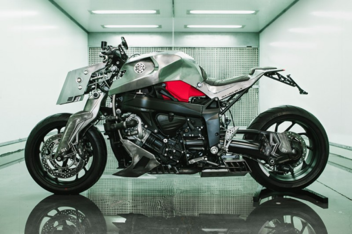 pan-speed-shops-custom-bmw-k1200s-is-the-droid-youve-been-looking-for12