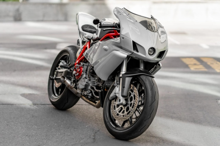 Custom Ducati 749