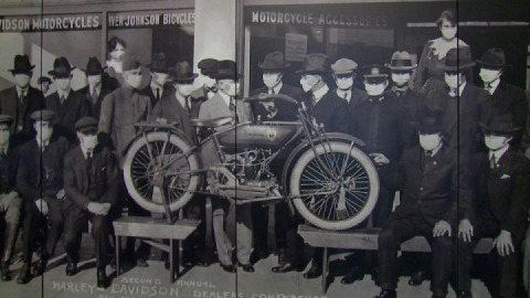Masks, epidemic, Harley Davidson... back in 1919