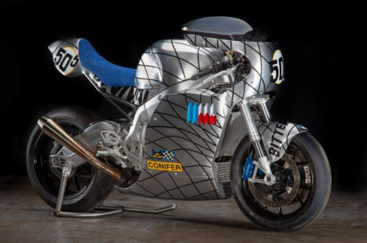 Custom BMW S 1000 RR Wears Seamless Aluminum Garments and Hand-Painted Livery