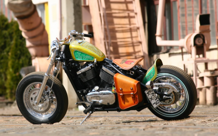 Kawasaki 800 Vulcan V-twin bobber by Dozer Garage