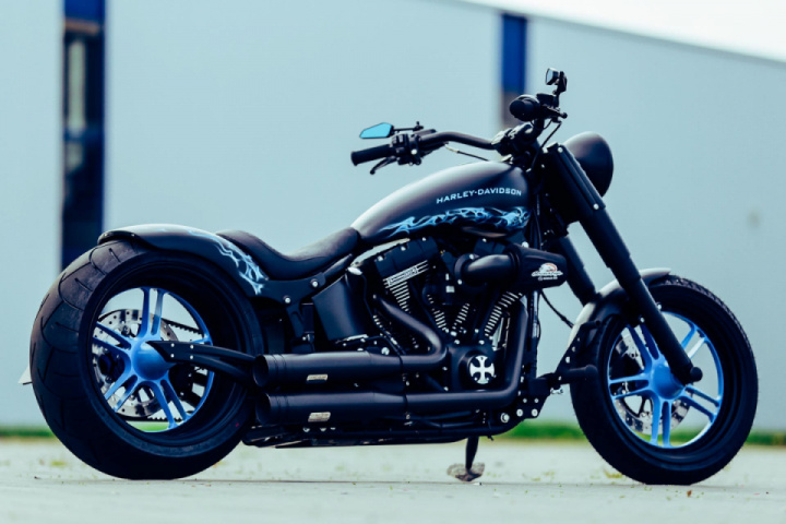 Harley-Davidson Blue Vegas Is a $15K Bet on German Custom Bike Building