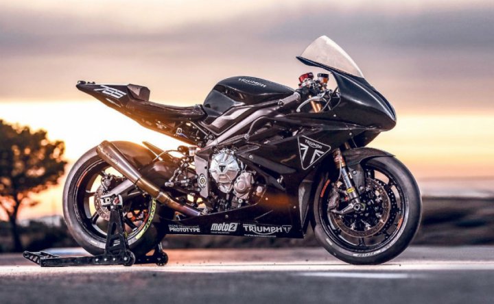 triumph daytona 765 moto2