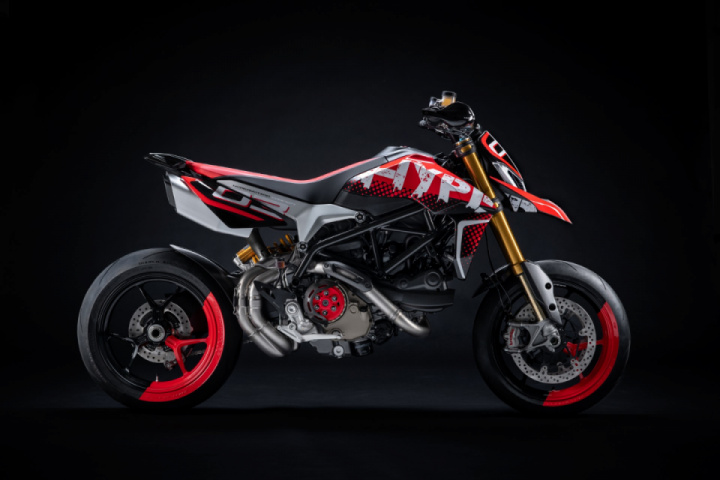 “Join Ducati” contest, prizes include bikes