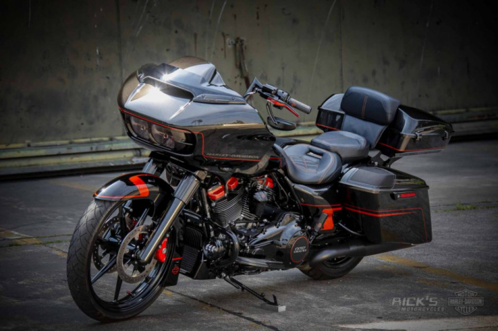 King Size CVO Road Glide by Ricks Motorcycles
