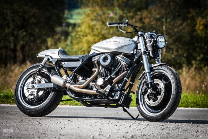 Custom Harley Davidson Electra Glide by Wolfgang Mayerl