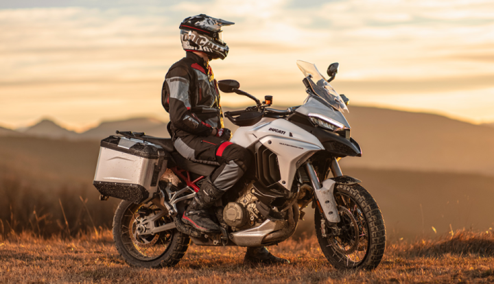 Ducati Multistrada V4: a new colour, electronic updates and new accessories available for 2022