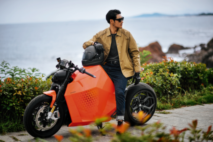 NEW ELECTRIC MOTORCYCLE DAVINCI DC100 SET FOR EUROPE IN 2023