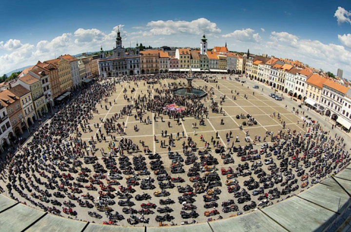 Get Ready to Ship Self and Bike Overseas for World’s Largest Indian Riders Festival