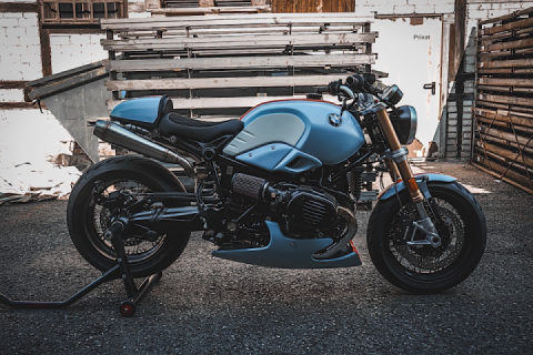 BMW R nineT Beemer Pays an Unlikely Gulf Livery Tribute to Ford GT40s of Old